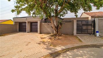 3 Bedroom house for sale in Regents Park
