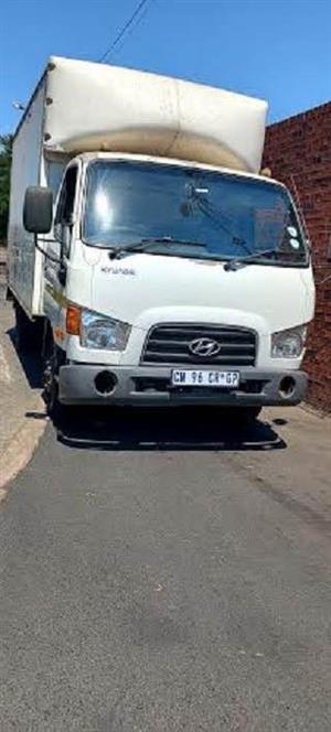 2012 Hyundai 4 Ton Truck HD65 Closed Body