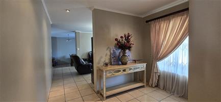House For Sale in Amberfield Ridge