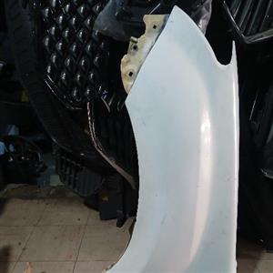 Isuzu Bakker fender