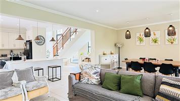 House For Sale in Palm Lakes Estates