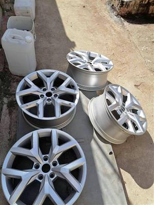 Volkswagen Amarock 19inch Mag Rims (WITH WHEEL CAPS)