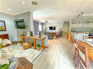 **Immaculate Property in Mtunzini with Main House & Garden Cottage**