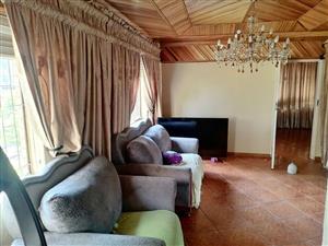 4 bedroom Flora Park