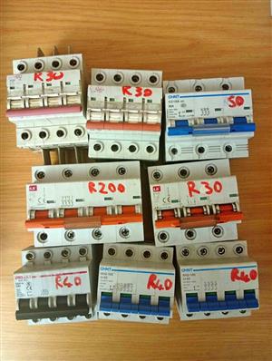 Various 3p/4p circuit breakers.