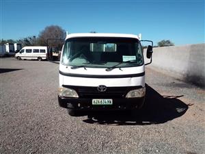 2009 Toyota Dyna J05 8 ton drop-side truck