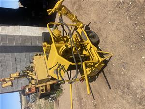 Hydraulic breaker / jackhammer