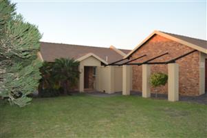 Spacious petfriendly well managed complex unit