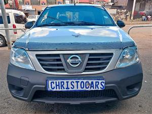 2019 model Nissan NP200 manual Transmission petrol 1.6 engine capacity mileage 81000km