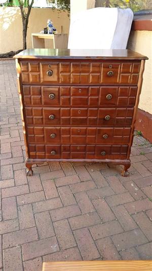 Antique Chest of drawers
