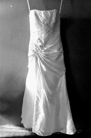 Wedding Dress for URGENT sale 