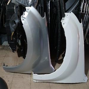 Isuzu Bakker fender 