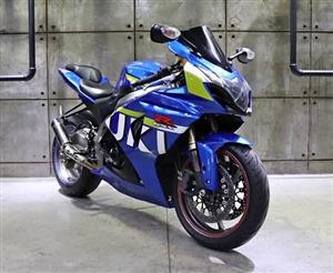 2012 Suzuki GSX-Rkm -  SC Project Exhaust - Shorty Levers - Tinted Screen
