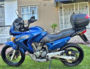 HONDA TRANSALP 650 CC (AMAZING CONDITION)