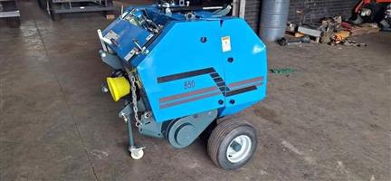 New Giant mini round balers for sale at Mad Farmer SA