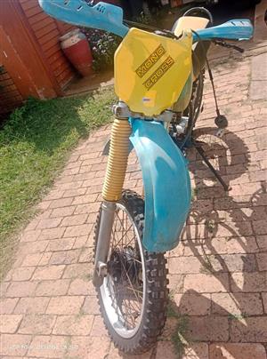 yamaha IT200  NO PAPPERS 