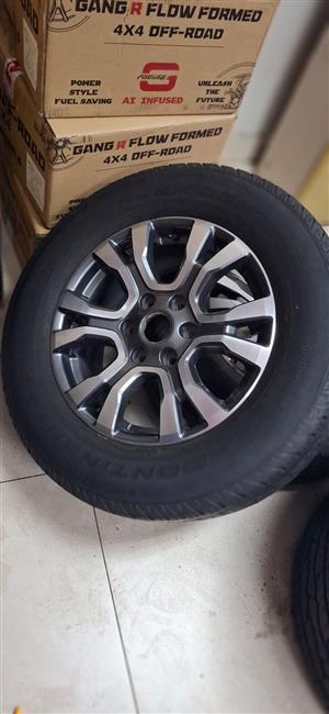 Ford Ranger Wildtrack 18inch original mag with used 265/60/18 Continental tyre t