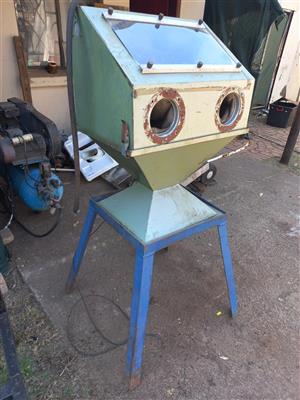 Daspoort Pretoria: Sand blast cabinet on stand - see photos