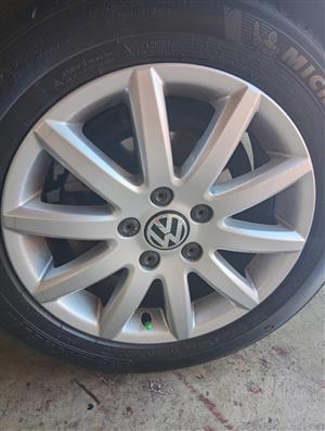 VWJetta 5 rims or to fit Merc