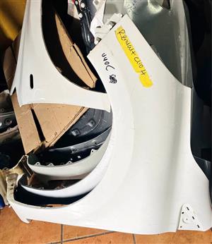 Renault Clio 4 fender