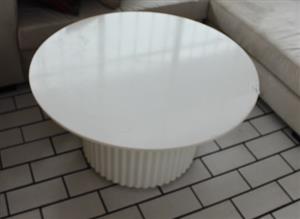 WHITE COFFEE TABLE (S067679H)