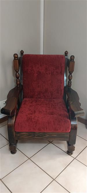 Vintage Wood Lounge Suite (wagon wheel design) with showcase and coffee table