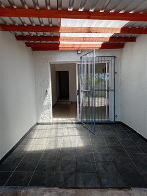 Secure 2-Bedroom Flat with Private Yard in Peaceful Cul-de-Sac!