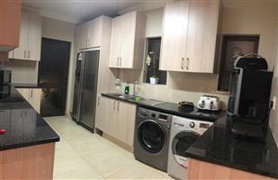 2 Bedroom Townhouse for sale in Eye Of Africa