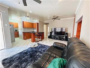 WELL MAINTAINED 2-BEDROOM TOWNHOUSE -A GREAT ACQUISITION IN AN EXCELLENT POSITION!!