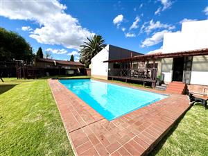 Luxury Entertainer’s Paradise with Heated Pool & Spectacular Views in Evander