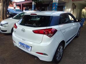 2015 HYUNDAI I20 1.4 AUTO /HATCH BACK /PETROL /CODE 2 /WHITE /90000KM // /Godfrey