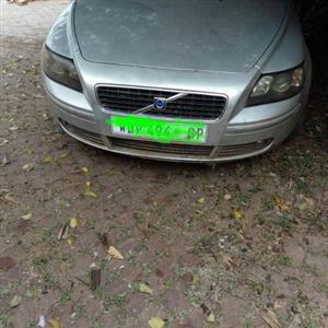 VOLVO S40 STRIPPING FOR SPARES (DELIVERY COUNTRY WIDE)