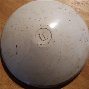 Isuzu, small hub cap
