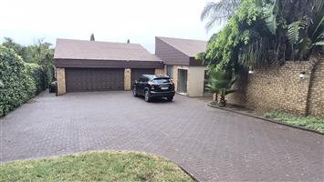 Stunning family home for sale in die Heuwel proper.