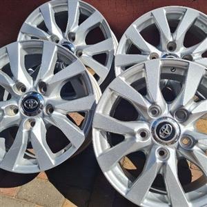 TOYOTA LAND CRUISER LC 200 OEM 18INCH MAGS 