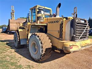 2007 Volvo L150E Front end loader for sale, Working condition. Has weigh sink on bucket. (+Vat)