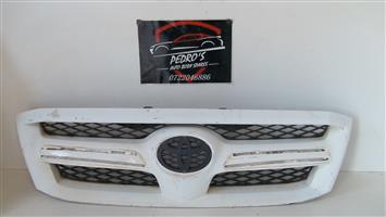 Toyota Hilux grilles