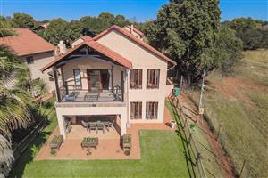 Exquisite Double-Story Townhouse with Stunning Magalies Mountain Views!!