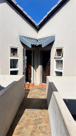 Townhouse For Sale in Winchester Hills