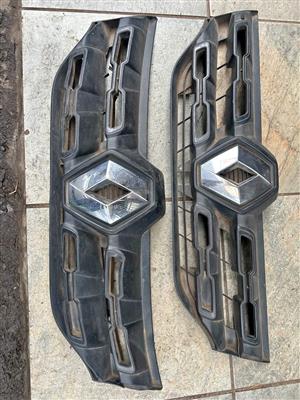 Renault Kwid Main Grills Available Call or WhatsApp 