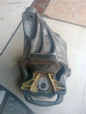 Engine mounting fits Audi A4  8wo 199371B