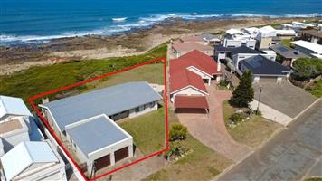 House For Sale in Jongensfontein