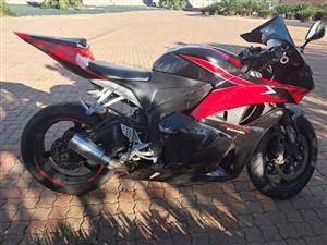 Motorcycle Honda 600 cbr