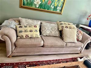 5 seater upholstered lounge suite