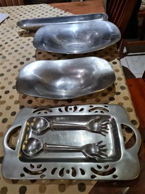 Silver plated trays and bowls