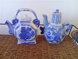 Pretty blue & white coffee pot and teapot 