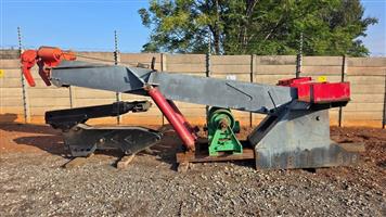 Crane and underlift - 