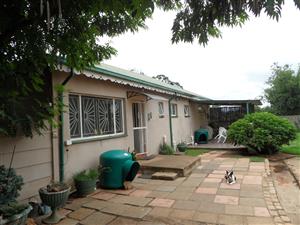 Benoni AH 4/5 Bedroom house on 2ha with 2 bed cottage & workspace area