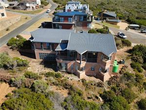 House For Sale in Jongensfontein