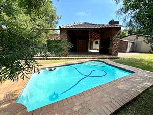 3 Bedroom Family Home with Pool, Borehole & Entertainer’s Patio